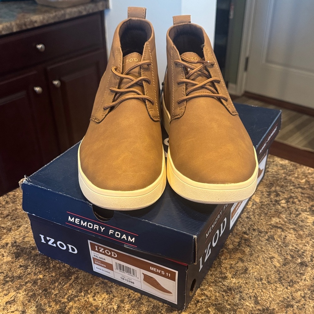 Izod Men's Tan Chukka Boots